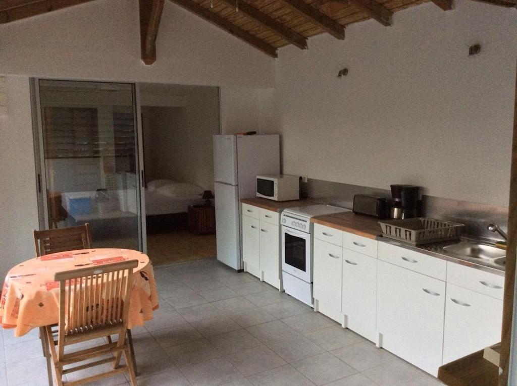 Confortable T1 Le Gosier, Wi-Fi, Piscine Dans Gite Le Gosier  Εξωτερικό φωτογραφία